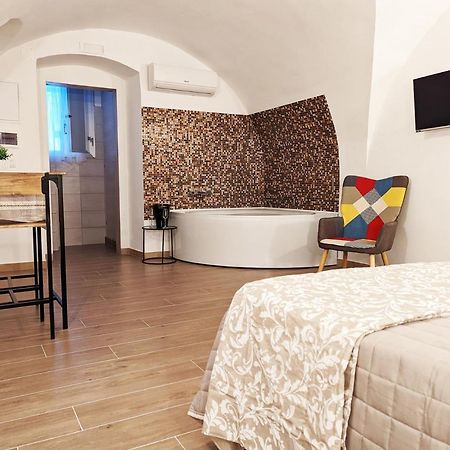 Dama Suite Love & Private Jacuzzi Bari Eksteriør bilde