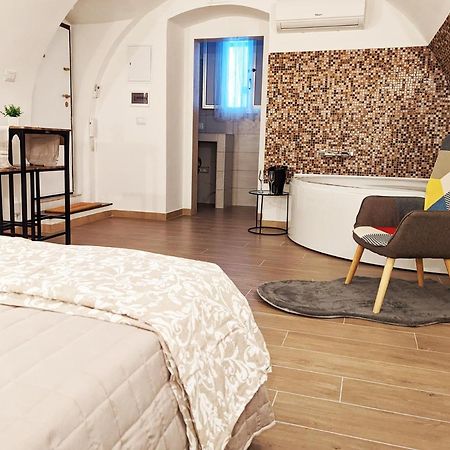 Dama Suite Love & Private Jacuzzi Bari Eksteriør bilde