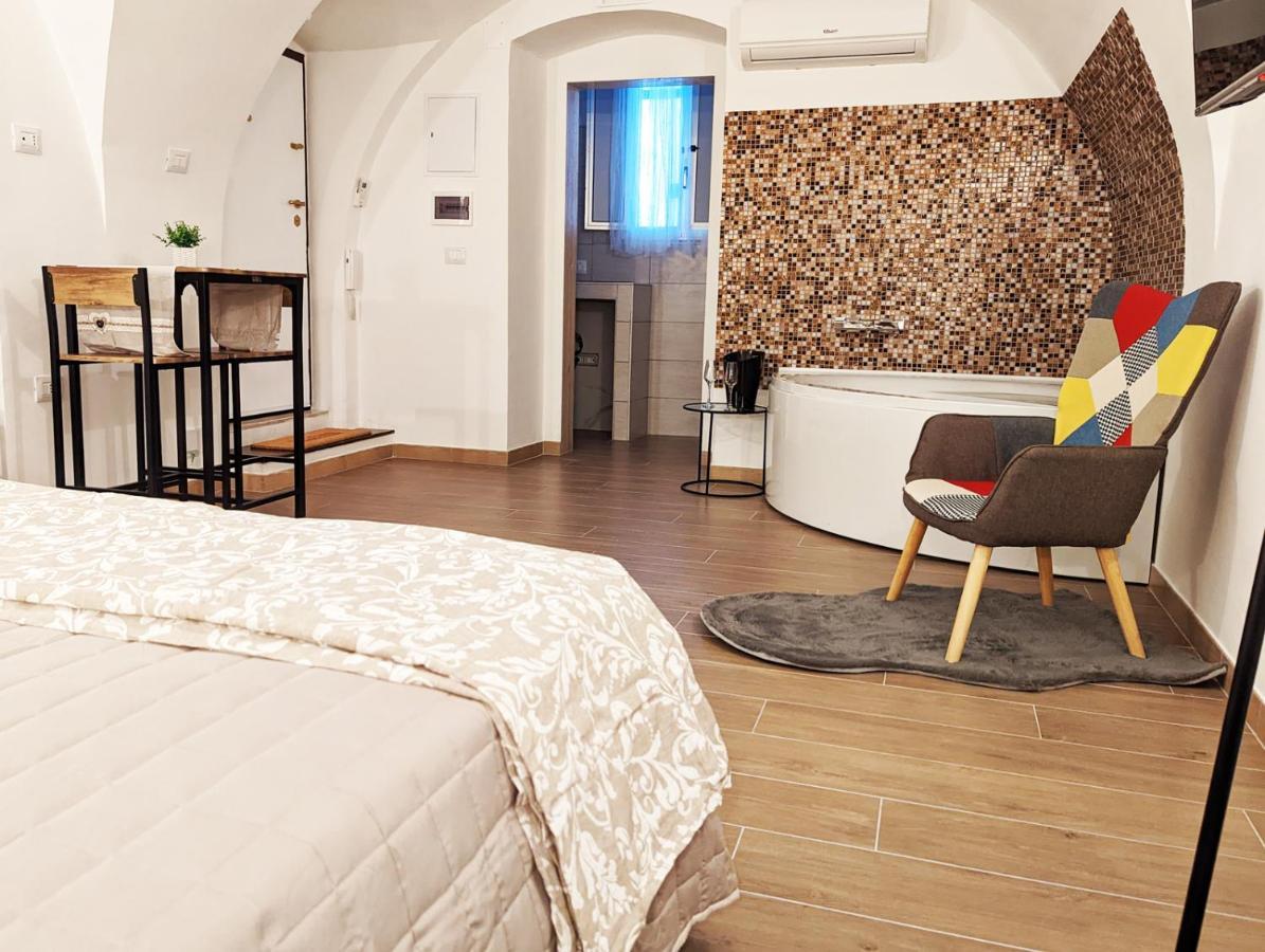Dama Suite Love & Private Jacuzzi Bari Eksteriør bilde